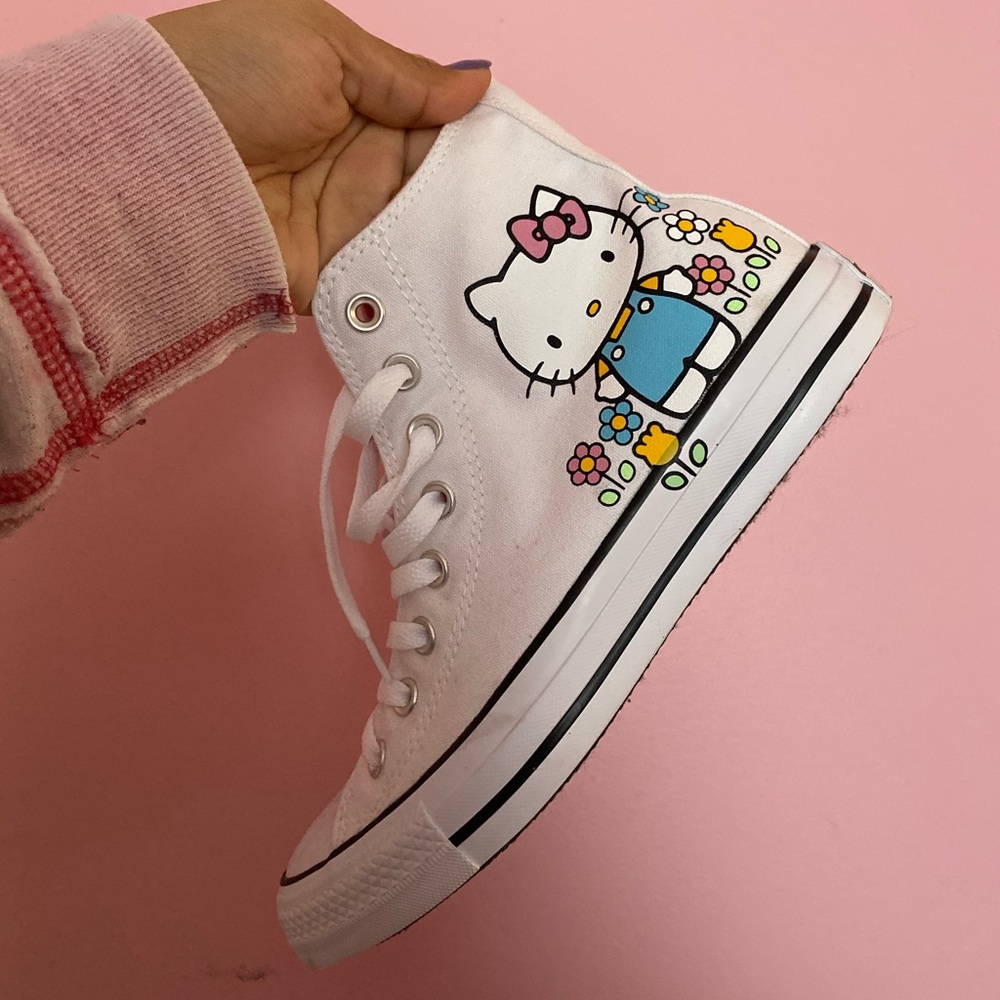 Hello kitty converse